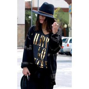 WILDFOX | ASTROLOGY SHIRT HAPPY  GO LUCK TEE